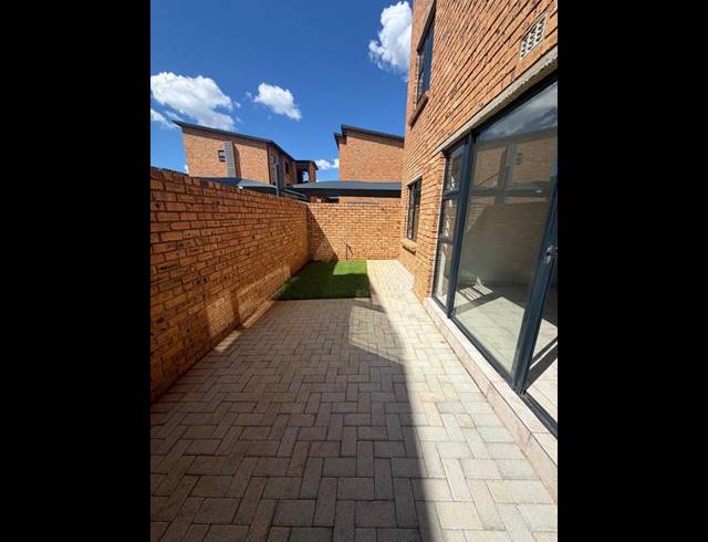 2 BEDROOM PROPERTY TO RENT IN RAVENSWOOD